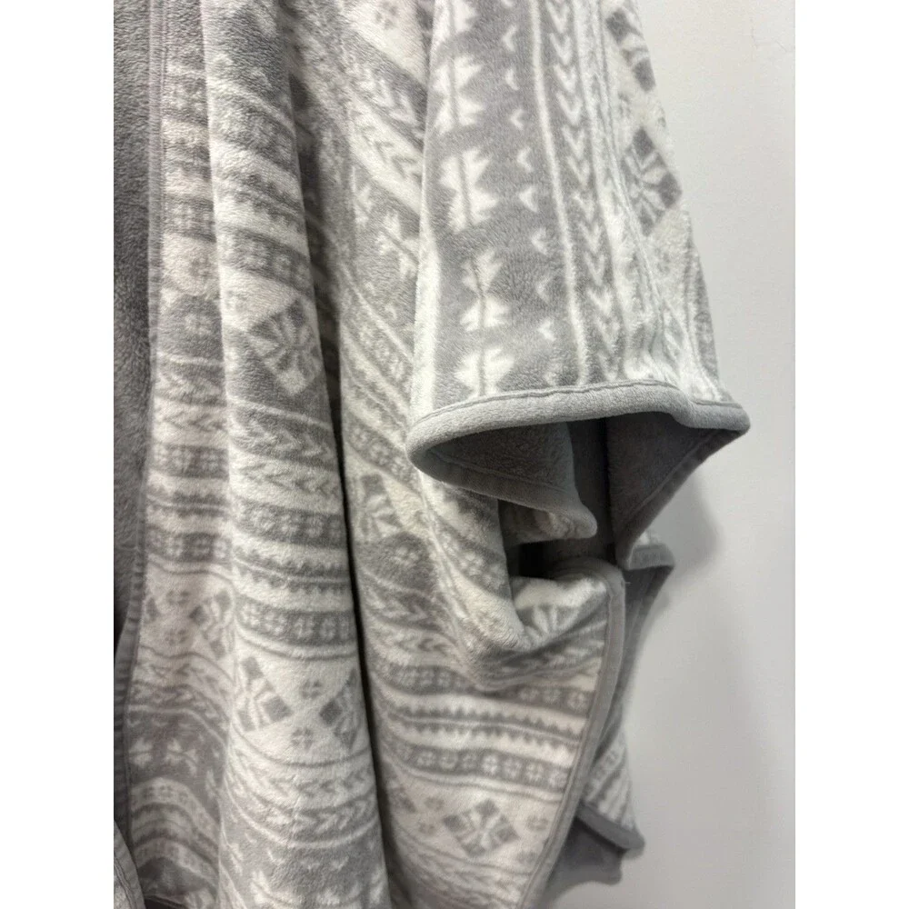 Cuddl Duds S/M Gray White Fair Isle Nordic Fleece Poncho Wrap Cape Cozy Lounge